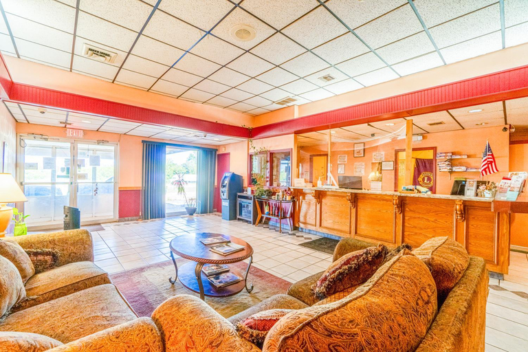 Public Area 2, Knights Inn Lawton, Comanche