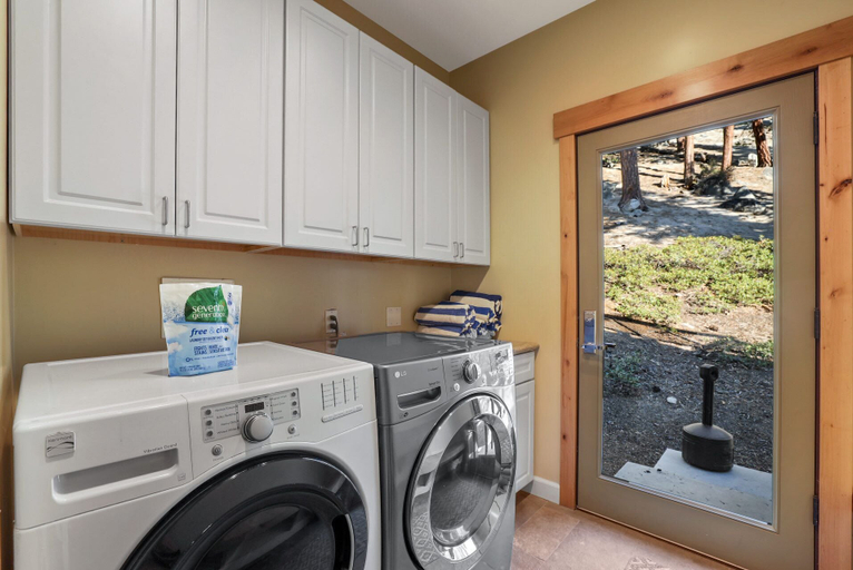 Bathroom 3, Heavenly Mountain Chalet - Skiing, Pets, Hot tub, Douglas