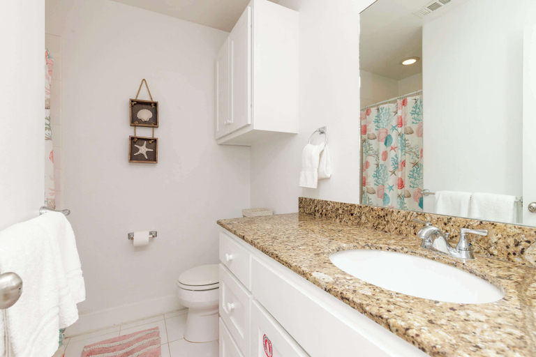Bathroom 4, Resort Pool & Pet Friendly Sleeps 9, Nueces