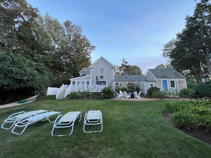 Exterior & Views 2, Sea Meadow Inn, Barnstable