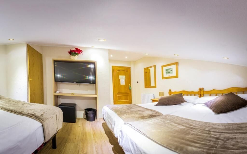 Bedroom 2, Hotel Les Neus, Pyrénées-Orientales