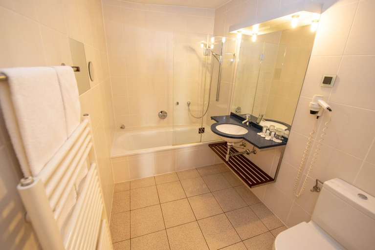 Bathroom 3, Hotel Rokohof, Klagenfurt
