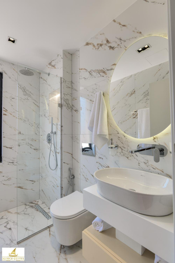 Bathroom 3, Norge Hotel, Sarandës