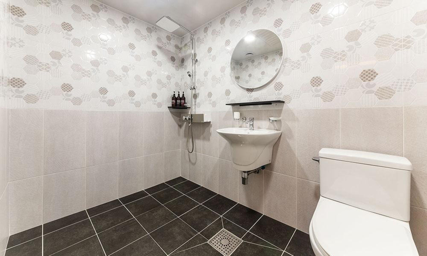 Bathroom 4, Suwon Hash Hotel, Suwon