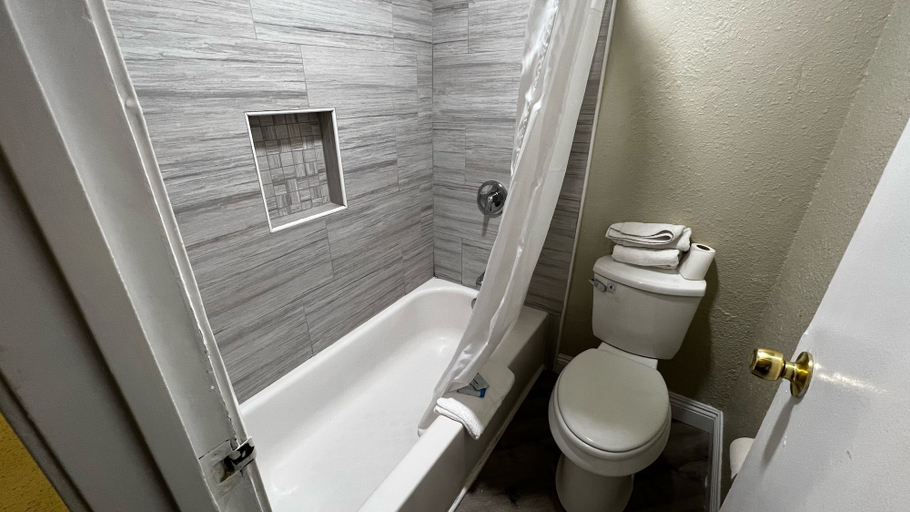 Others 4, New American Inn and Suites, Orange