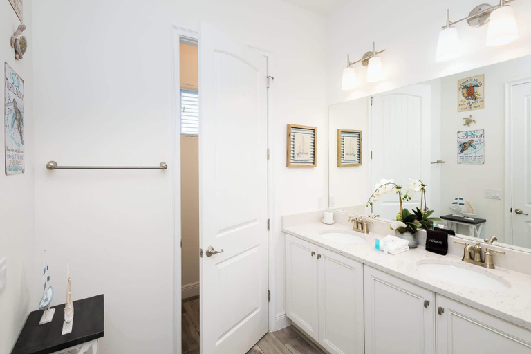 Bathroom 3, Trade Winds Life Margaritaville, Osceola