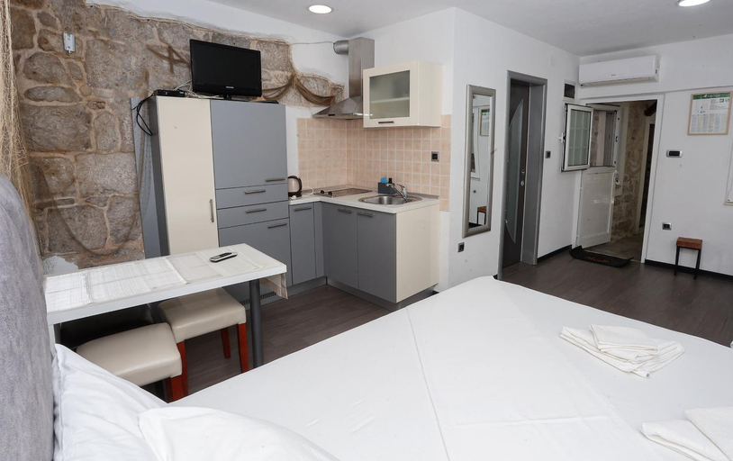 Others 4, Apartments Nikolla, Split