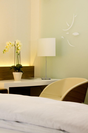 Bedroom 2, Hotel-Restaurant du Cerf, Courtelary
