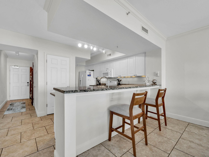 Others 5, Emerald Beach 2336, Bay