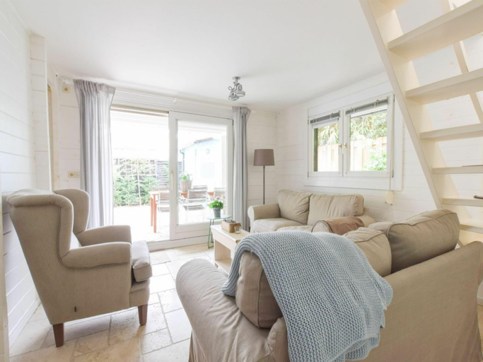 Others 4, Spacious Holiday Home in Oostkapelle, Veere