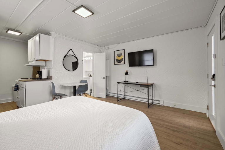 Bedroom, Chic City Retreat 89 For 2, Franklin