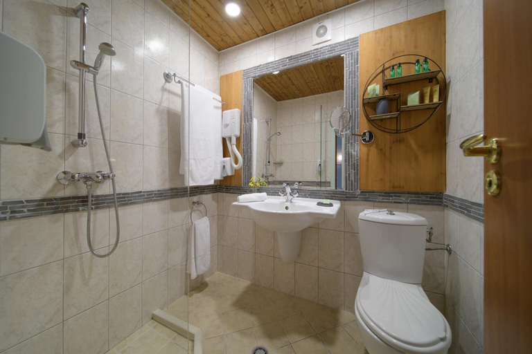 Bathroom 2, Marina Hotel, Sunny Day, Varna