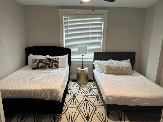 Bedroom, The Luxe Spot 1, Kenton