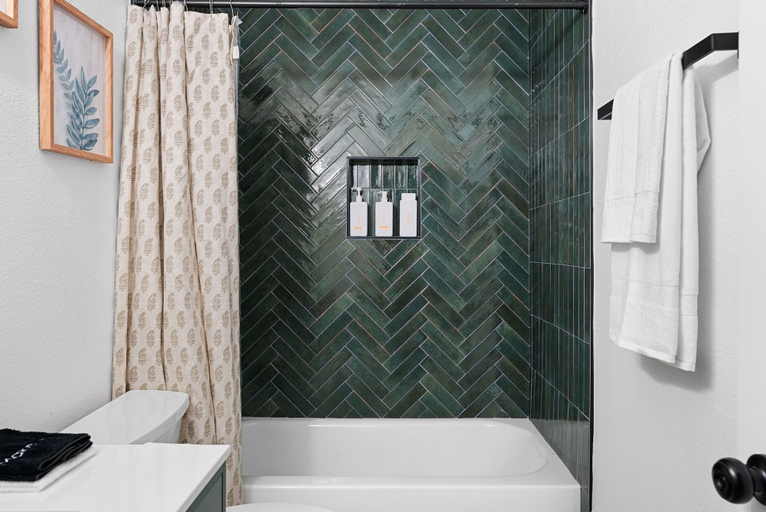 Bathroom 5, Trendy 3 Bedroom Oasis in Central Austin, Travis
