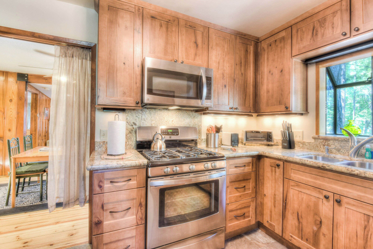 Others 4, Moonlight Cove w/ Grill Tahoe Beach Next Door!, Placer