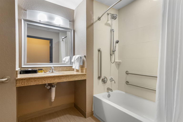 Bathroom 4, Best Western Plus Hiawatha Hotel, Brown