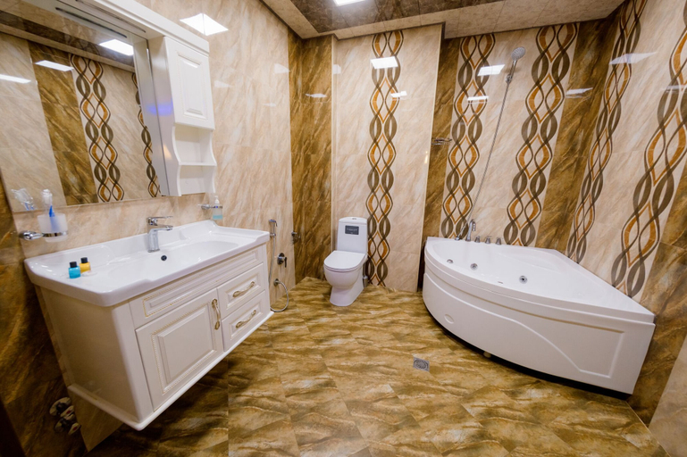 Bathroom 3, Royal Sapphire Hotel, Baku