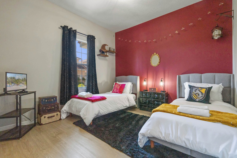 Bedroom 1, Magical Memories Villa, Polk