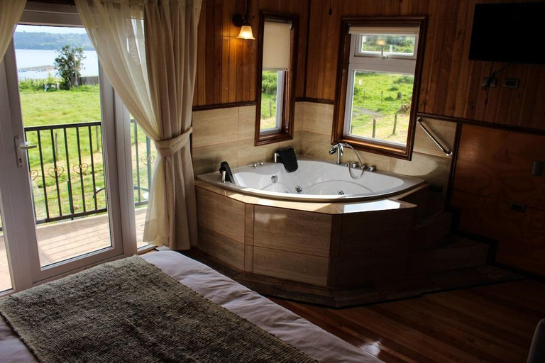 Bathroom 3, Hotel Aliwen, Chiloé