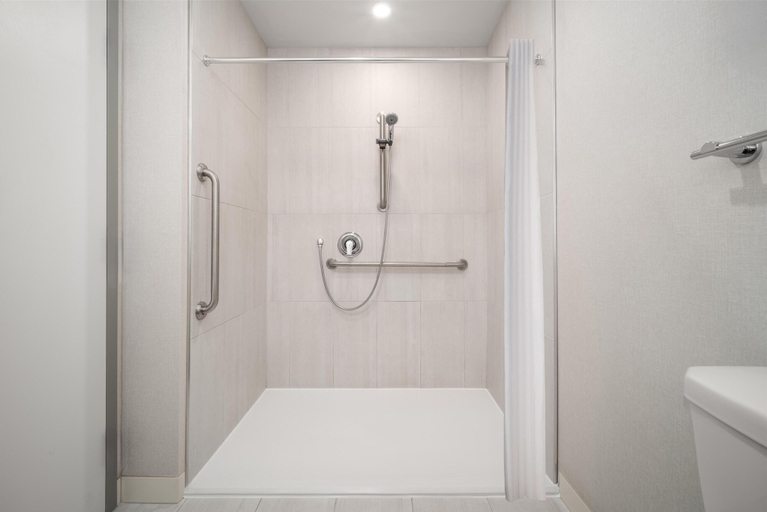 Bathroom 4, Best Western Plus Gateway to the Falls, Thompson-Nicola