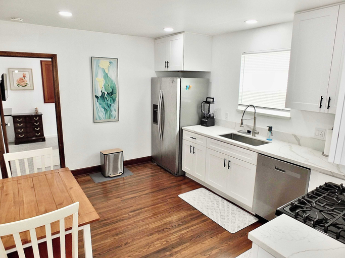 Others 5, Belmont Shore - 2 Blocks to Beach - World Cup - Sleeps 6, Los Angeles