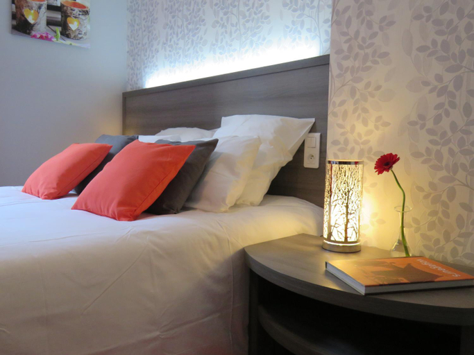 Bedroom 2, Hotel Le Saint Patrice, Calvados