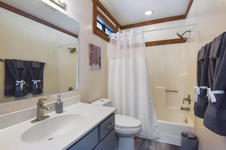 Bathroom 3, Valley View Bliss Nearby Bike Trails & Beach, Placer