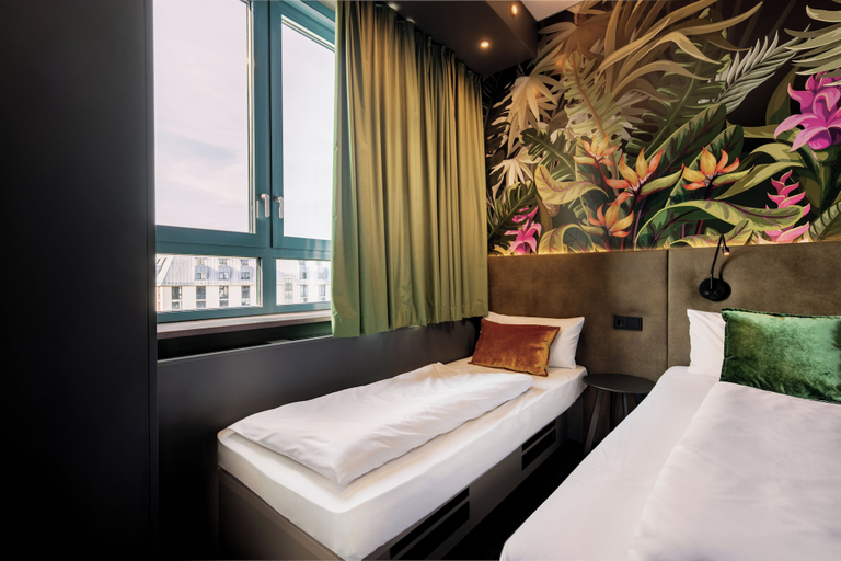 Bedroom 5, Rugs Hotel Augsburg, Trademark Collection by Wyndham, Augsburg