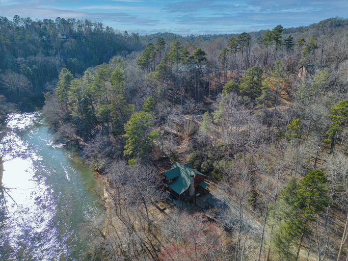 Others 4, New! Riverfront Retreat Sleeps 12 Ellijay, Gilmer