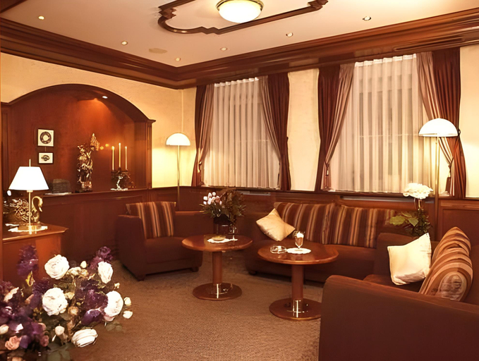 Lobby, Am Schloßberg, Erding