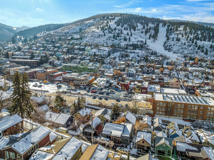 Others 4, Mainstreet Masterpiece Stunning Views!, Summit