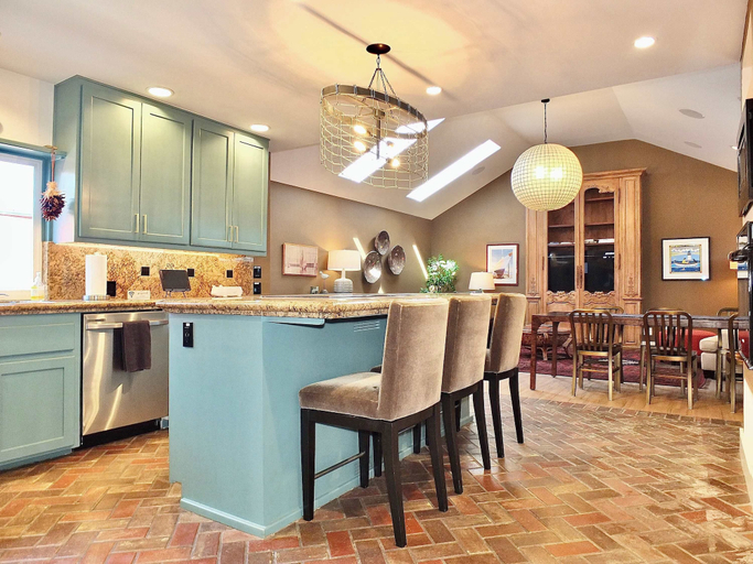 Food & Drinks 4, Naples Luxury Retreat - 3 BDR Stay for 6 With Rooftop Patio, Los Angeles