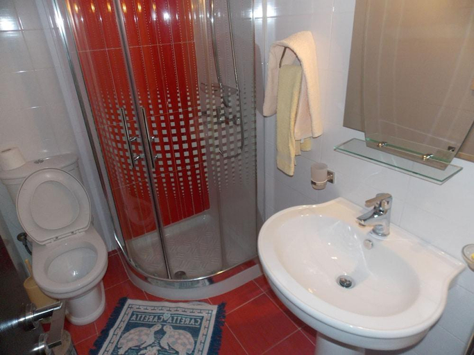 Bathroom 3, HOTEL RENATO, Sarandës