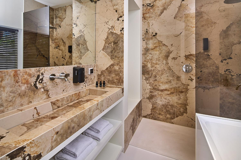 Bathroom 3, Boutique Hotel DARQ, Maastricht