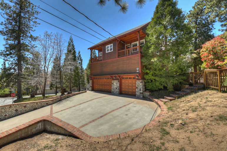 Exterior & Views 2, Matterhorn Peak Lodge – Upscale Mountain Escape, San Bernardino