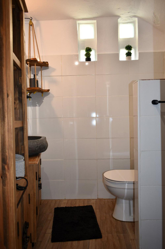 Bathroom 3, THE HOUSE ON THE ROCK, South Aegean