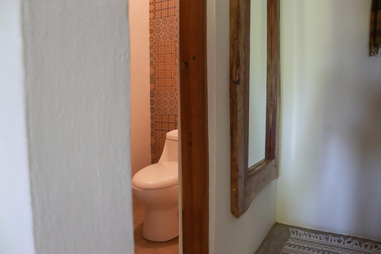 Bathroom 3, Casa Areka, Dist. Pochutla