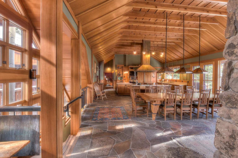 Food & Drinks 4, Luxury Northstar Palace w/ Hot Tub & Games, Placer
