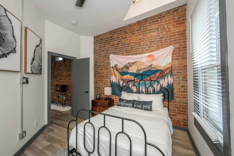 Bedroom 3, 2 King Beds Near OTR + Downtown Free Parking, Cincinnati