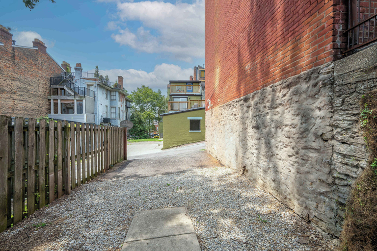 Exterior & Views 2, 2 King Beds Near OTR + Downtown Free Parking, Cincinnati