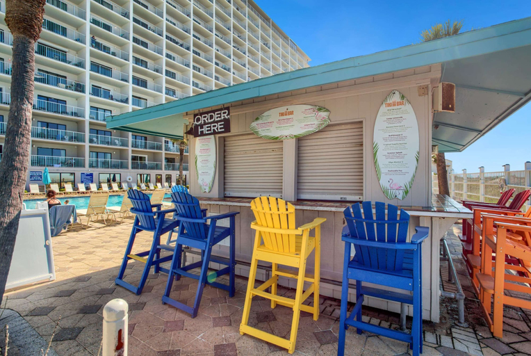 Food & Drinks, 1BR Sleeps 5 at The Summit w/ Ocean Front Views, Bay