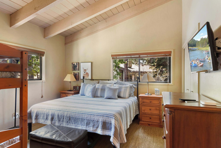 Bedroom 2, Waters Edge Oasis Shared Pool & Pier Access, El Dorado