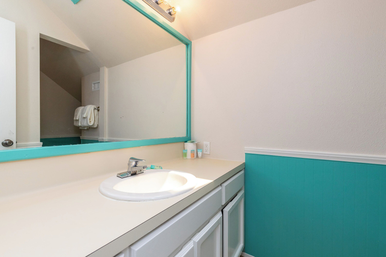 Bathroom 4, The Shell House Private Pool Pet Friendly, Nueces