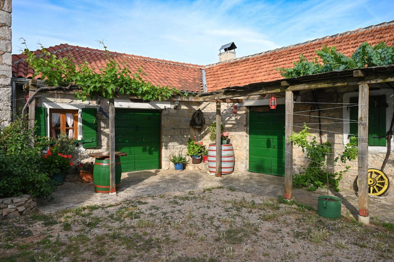 Exterior & Views 1, Rooms Agro B&B Linda, Pirovac