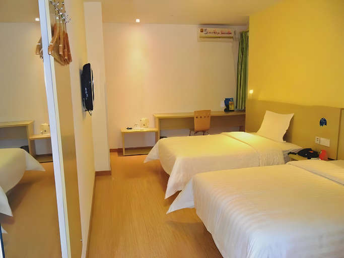 Bedroom 2, 7 Days Inn Shanghai Hongmei South Road, Shanghai