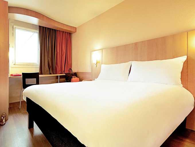 Bedroom 2, ibis Chateau Thierry, Aisne