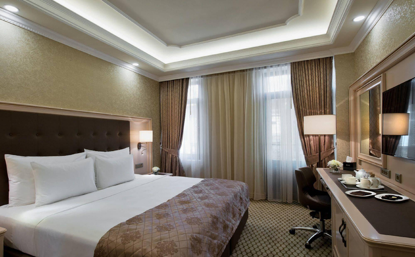 Bedroom 2, Hotel London 1889, Batumi