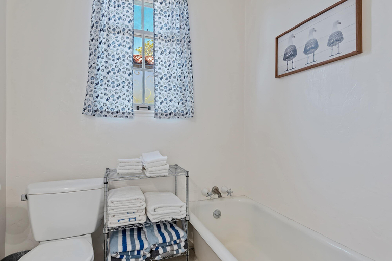 Bathroom 4, Garden Cottage - Miramar Beach With Shared Deck, Santa Barbara