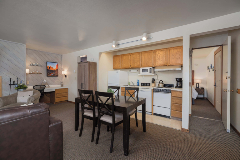 Others 5, Cozy Cascade Retreat - For 4!, Deschutes
