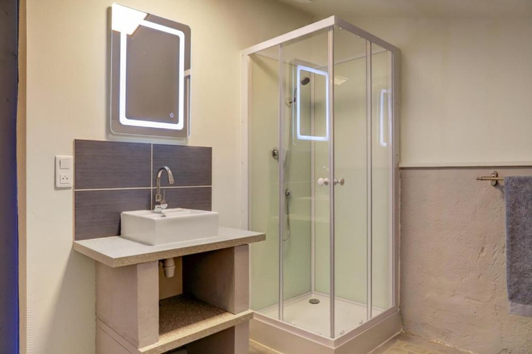 Bathroom 3, Domaine La Barbe !, Gers